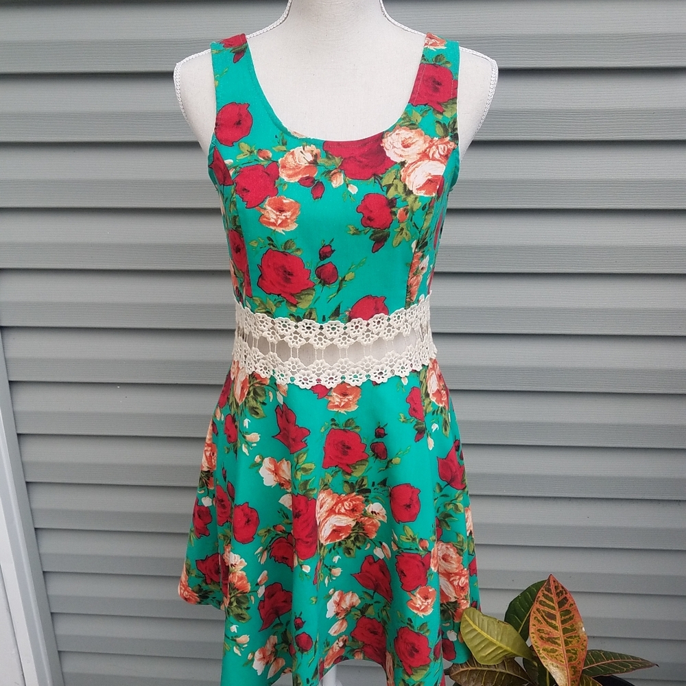 Floral Print Skater Dress Size Medium